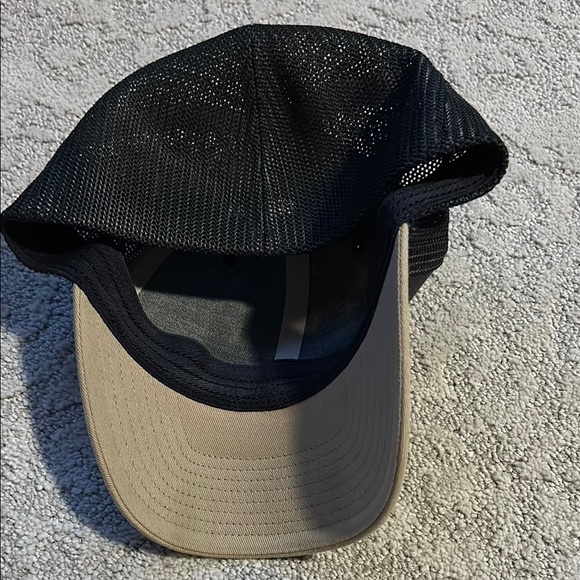 Columbia Black and Tan Hat - Picture 2 of 3